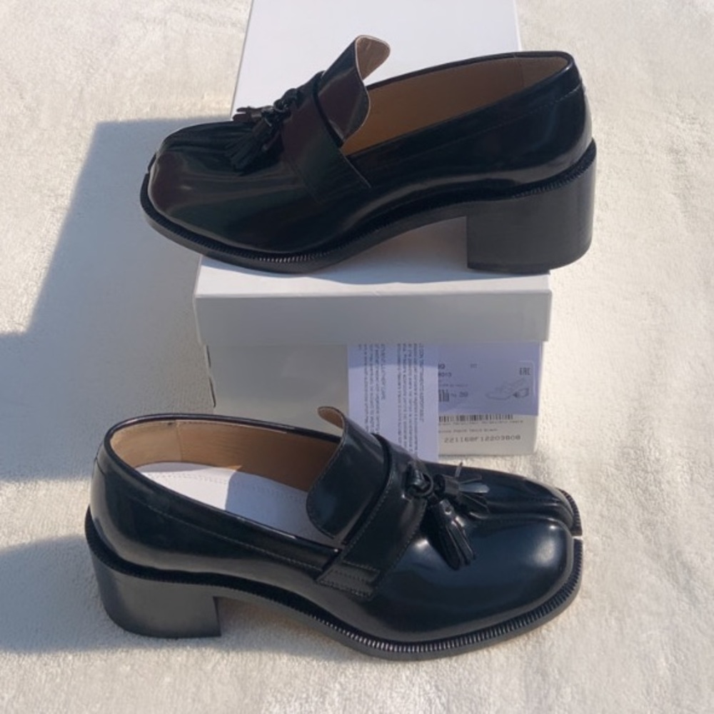 SOLD Maison Martin Margiela Black Tabi Loafer Heels w/Tassle EU39 NEVER WORN